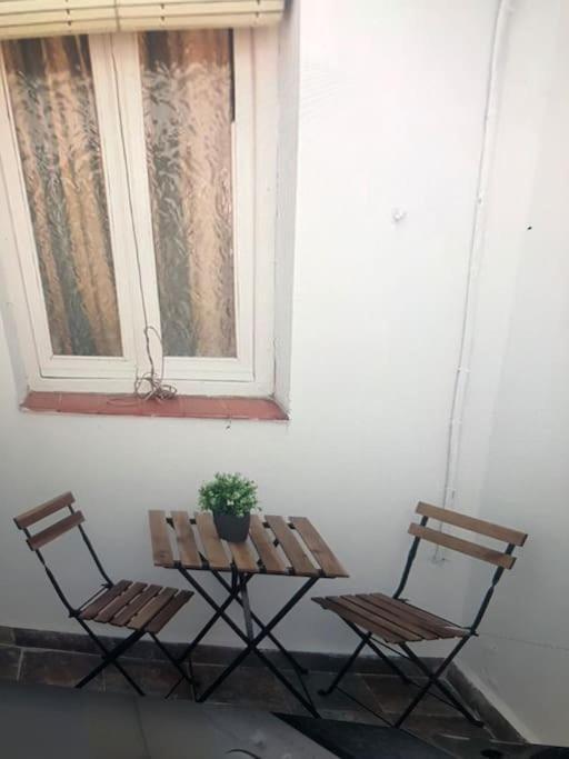 Sebastian Elcano, Apartamento Para 2 Con Terraza, Metro Embajadores Madrid Bagian luar foto
