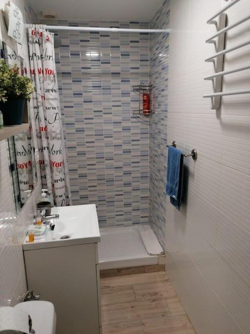 Sebastian Elcano, Apartamento Para 2 Con Terraza, Metro Embajadores Madrid Bagian luar foto
